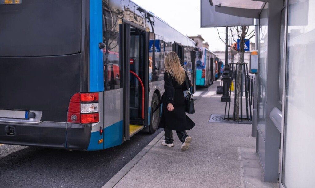 How to Avoid Overpaying for Airport Transfers 3